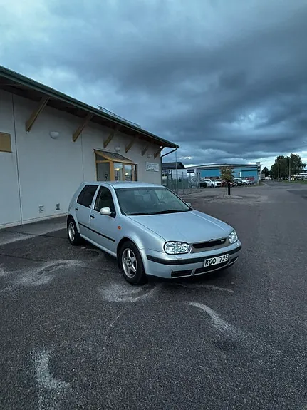 Volkswagen Golf Iv 1999 photo 2