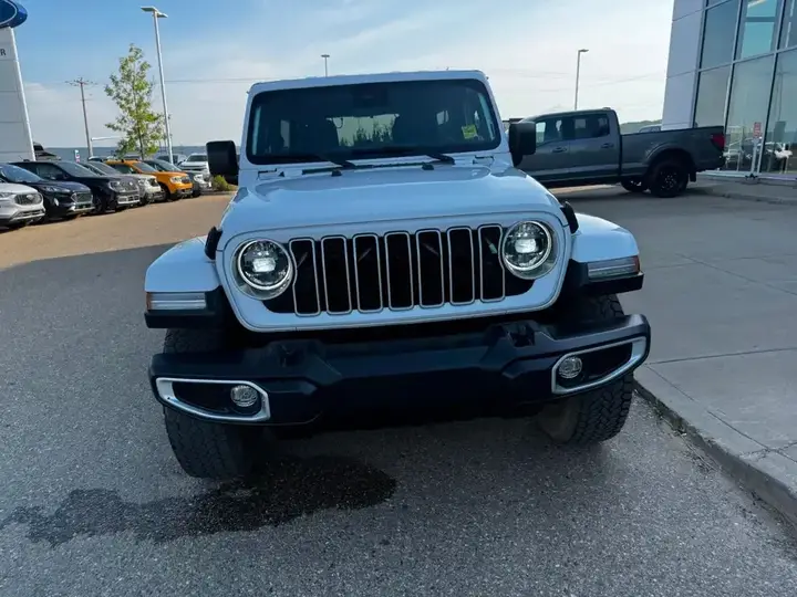 Jeep Wrangler 2024 photo 2