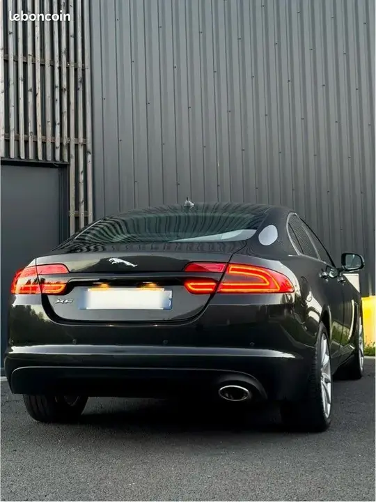 Jaguar Xf 2015 photo 2