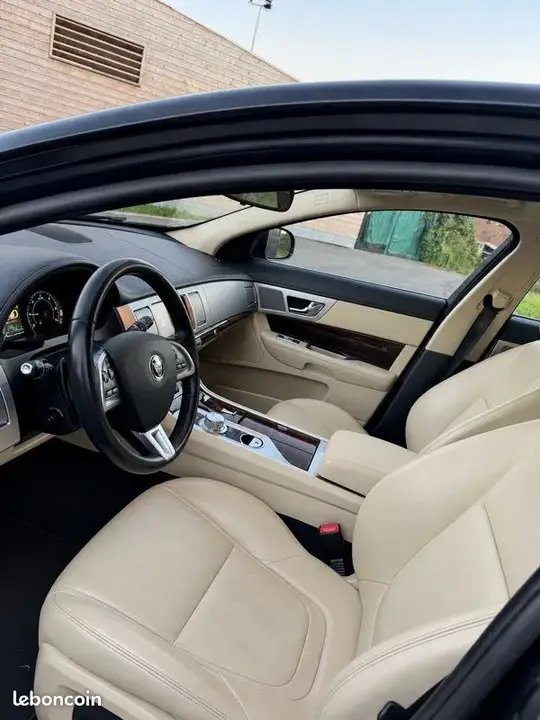 Jaguar Xf 2015 photo 3