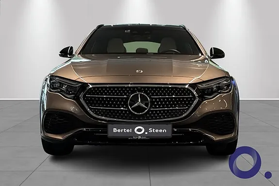 Mercedes-Benz E300 2026 photo 2