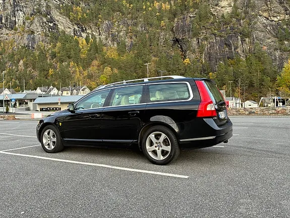 Volvo V70 2010 photo 4