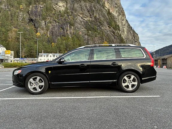Volvo V70 2010 photo 3