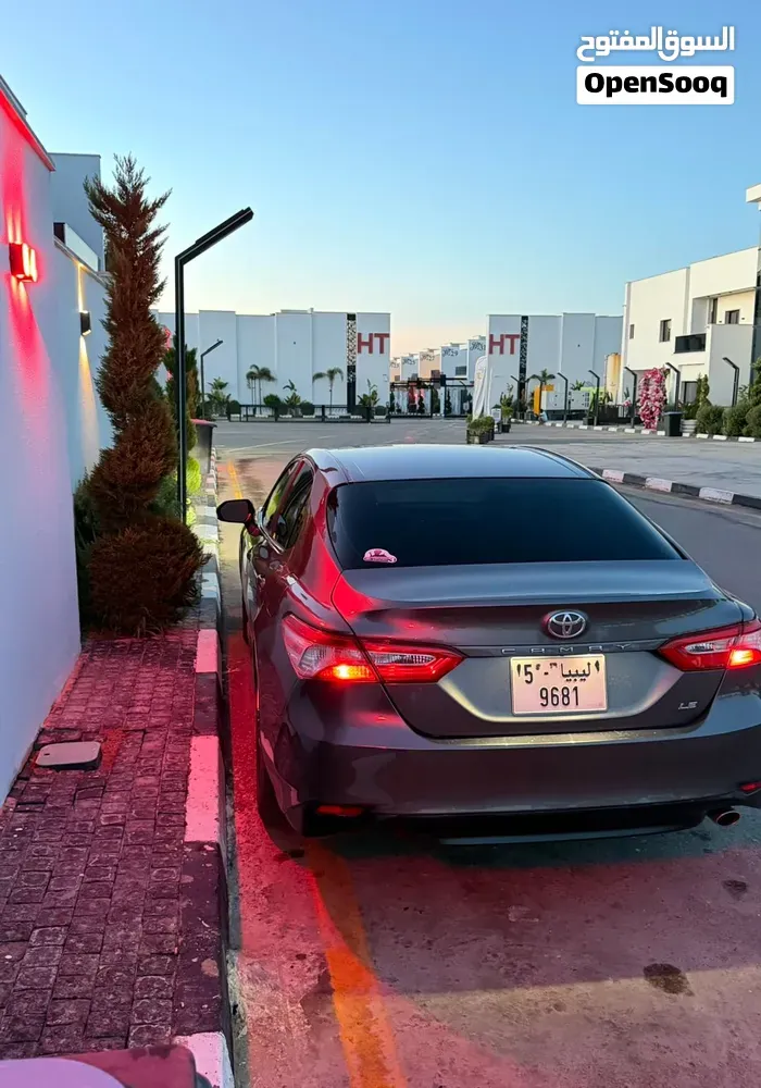 Toyota Camry 2019 photo 2