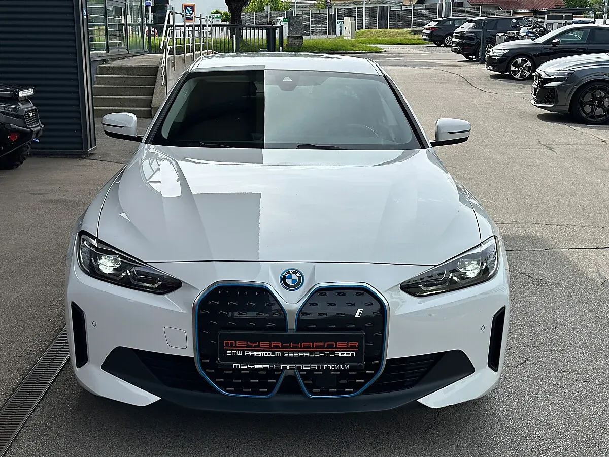 BMW I4 2023 photo 3