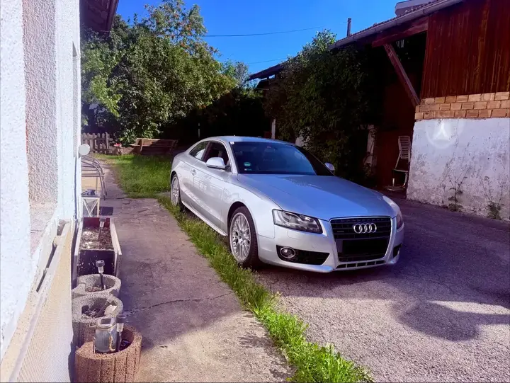 Audi A5 2008 photo 2