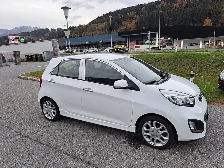 Kia Picanto 2012 photo 2