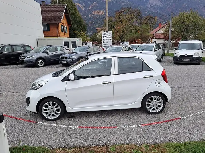 Kia Picanto 2012 photo 3