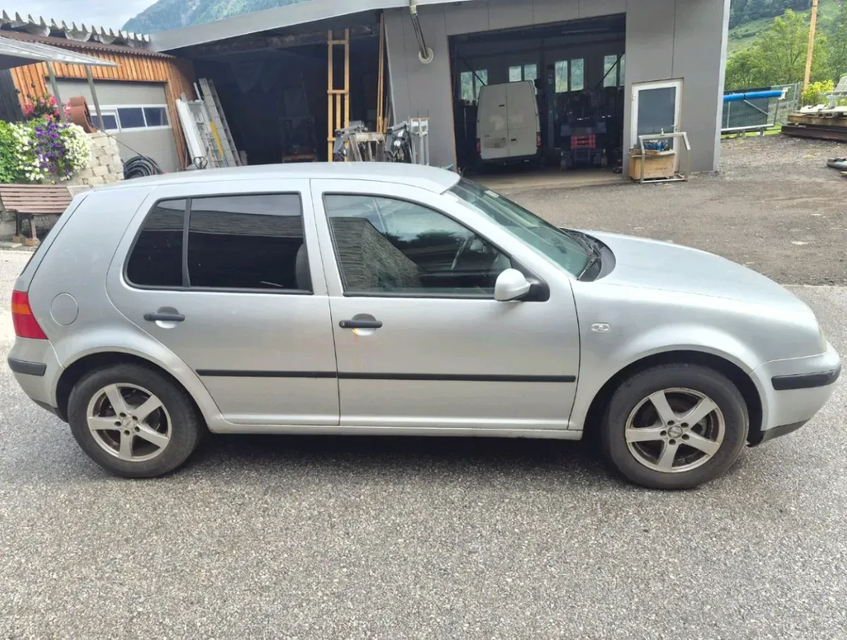 Volkswagen Golf 2003 photo 3