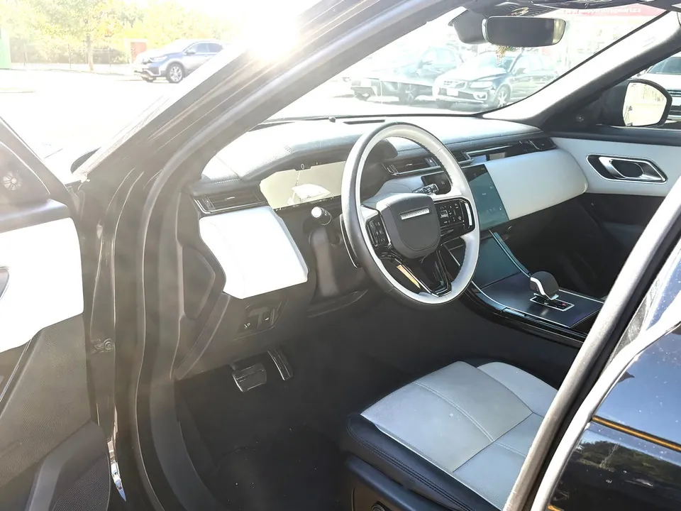 Land Rover Range Rover Velar 2026 photo 5