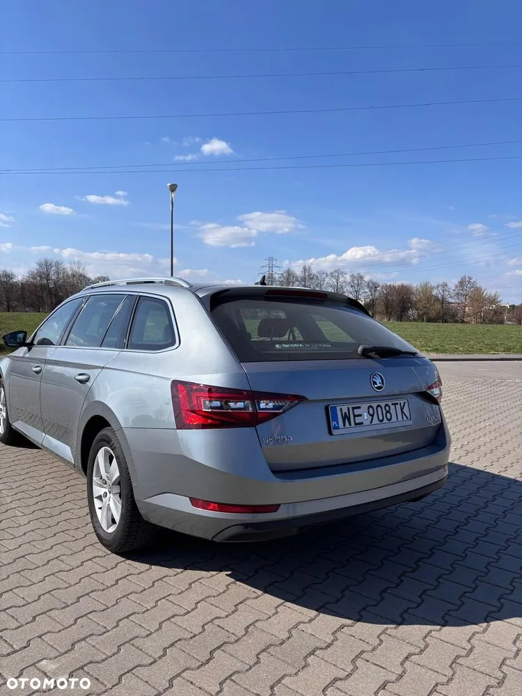 Skoda Superb 2018 photo 3