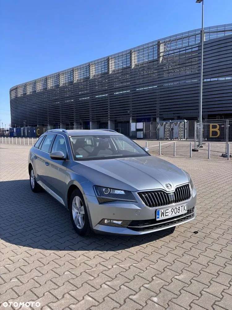 Skoda Superb 2018 photo 2