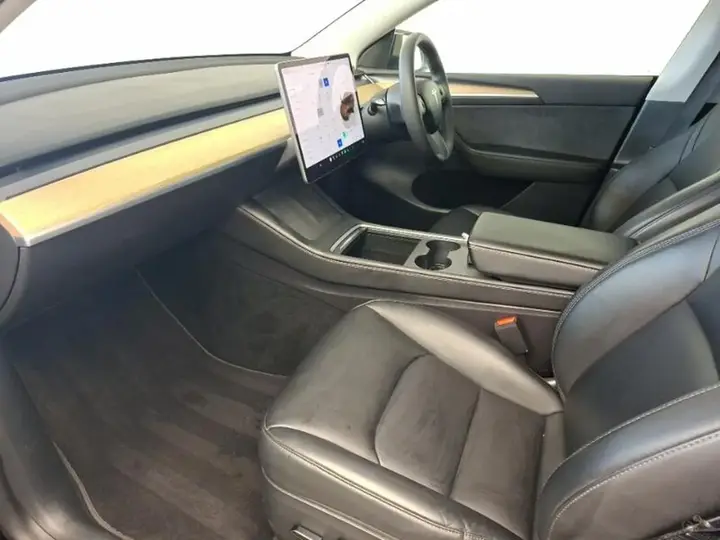 Tesla Model Y 2023 photo 5