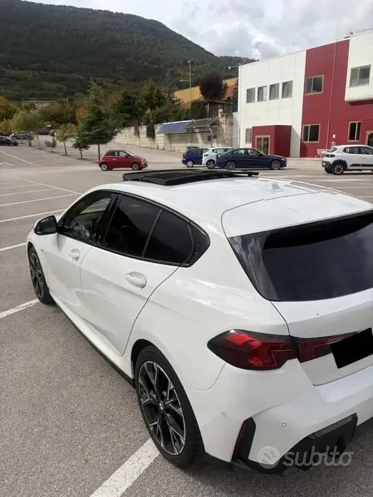 BMW 1 Series 2025 photo 5