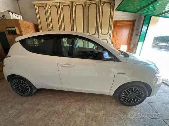 Lancia Ypsilon 2014 photo 3