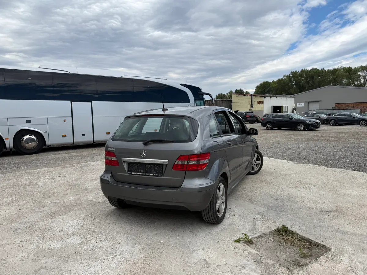 Mercedes-Benz B-Class 2011 photo 3
