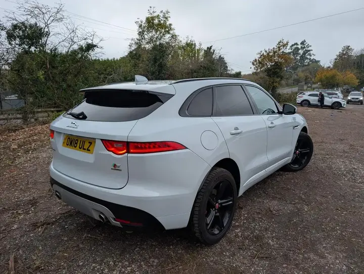 Jaguar F-Pace 2018 photo 5