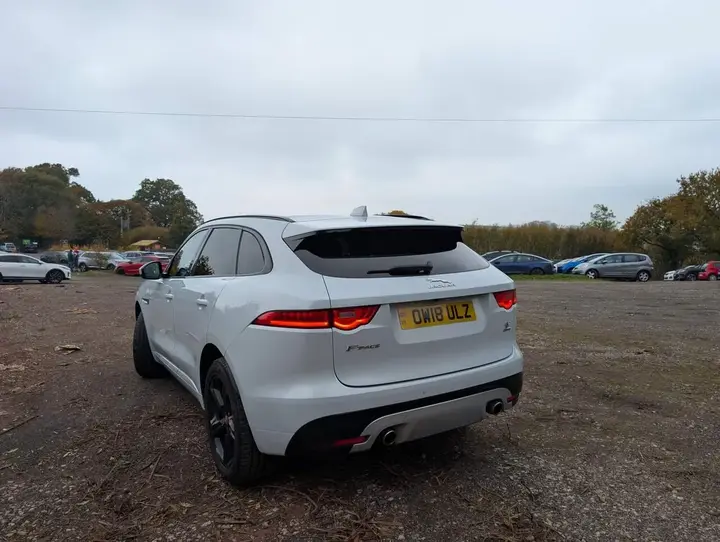 Jaguar F-Pace 2018 photo 4
