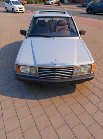 Mercedes-Benz 190E