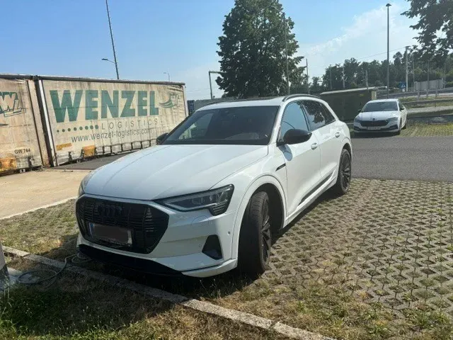 Audi E-Tron 2022 photo 2