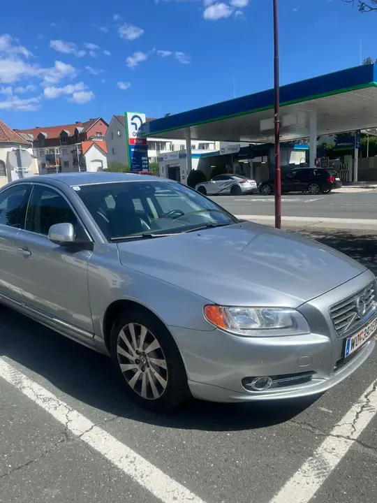Volvo S80