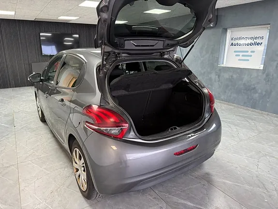 Peugeot 208 2018 photo 5