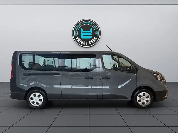 Renault Trafic 2024 photo 2