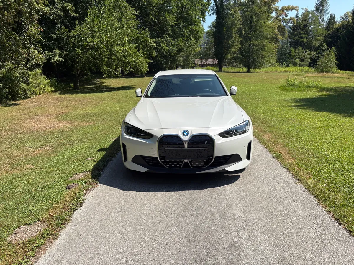 BMW I4 2023 photo 2