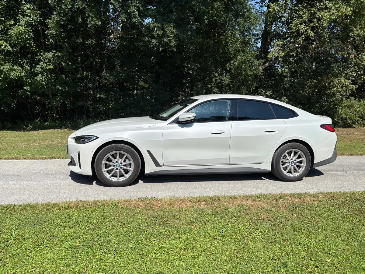 BMW I4 2023 photo 3