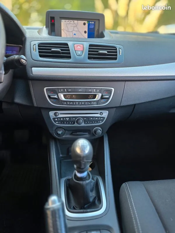 Renault Megane 2010 photo 3