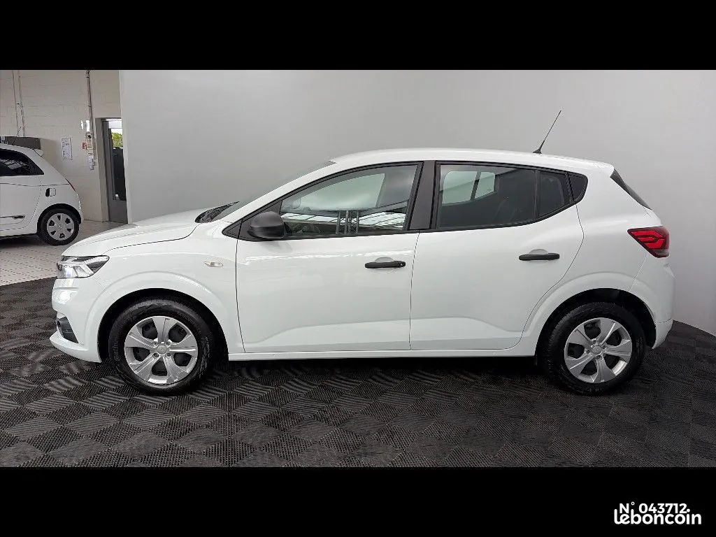Dacia Sandero 2023 photo 2