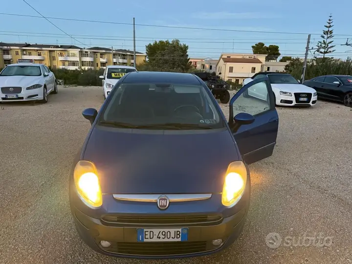 Fiat Punto Evo 2012 photo 2