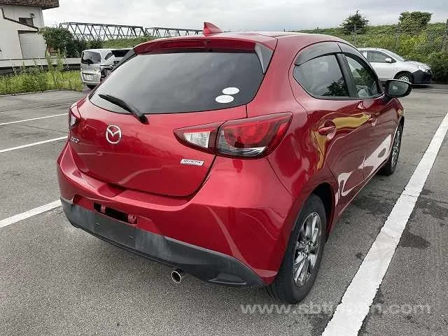 Mazda Demio 2017 photo 4
