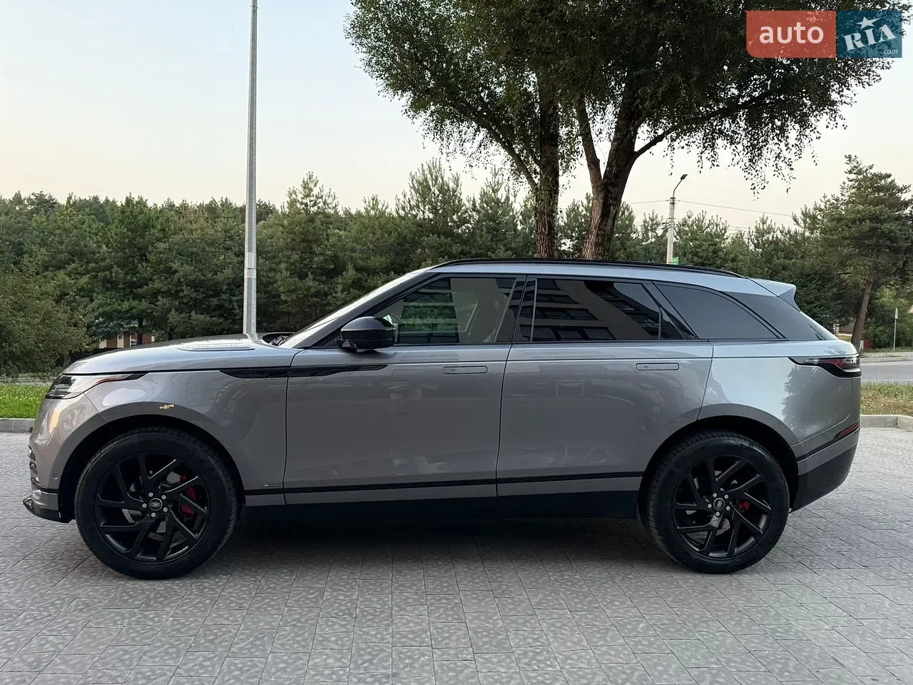 Land Rover Range Rover Velar 2019 photo 4