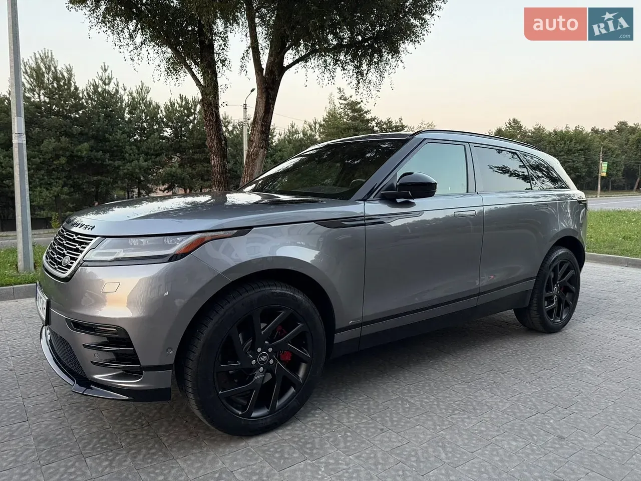 Land Rover Range Rover Velar 2019 photo 2