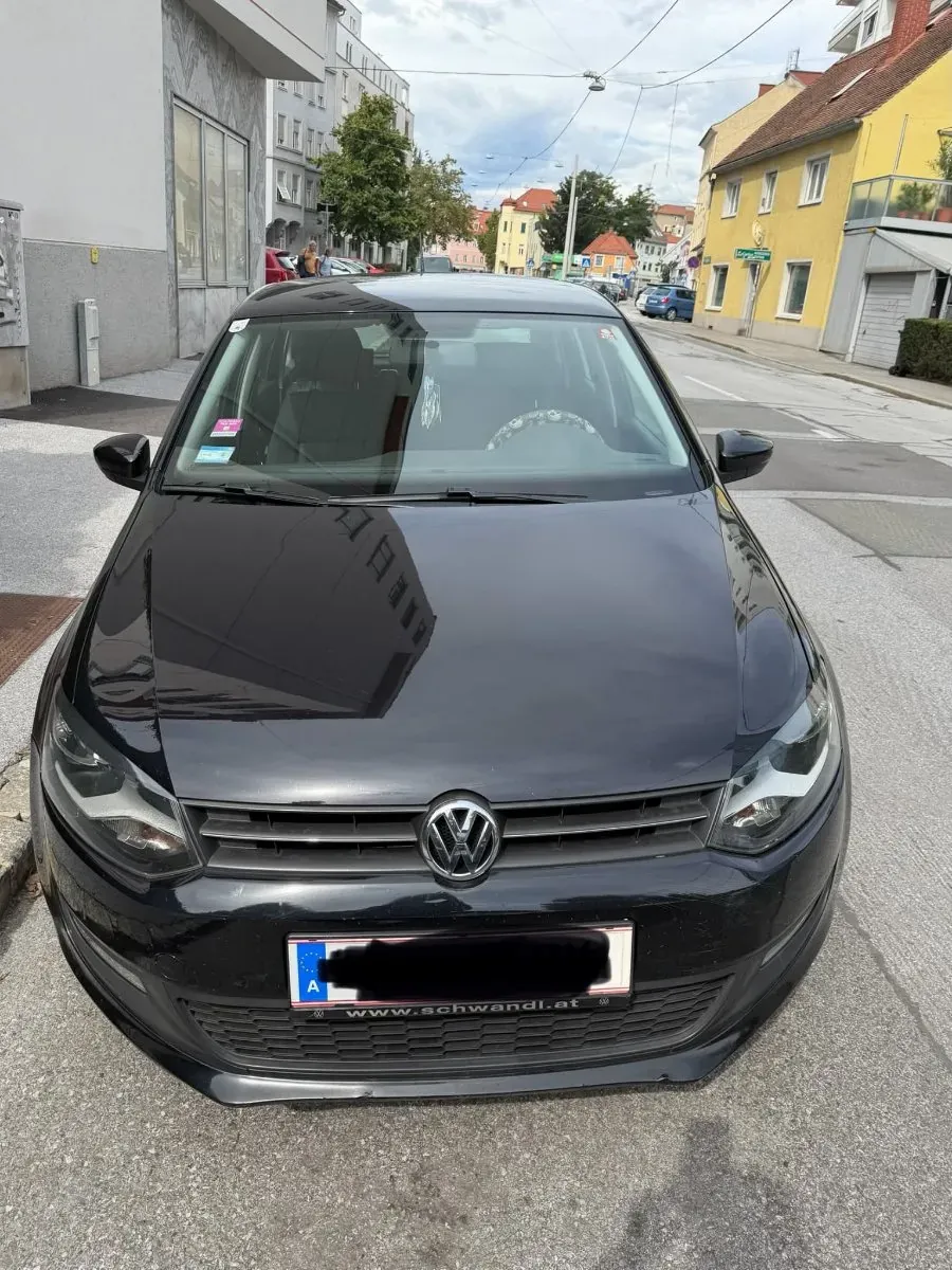 Volkswagen Polo 2011 photo 2