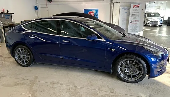 Tesla Model 3 2020 photo 2