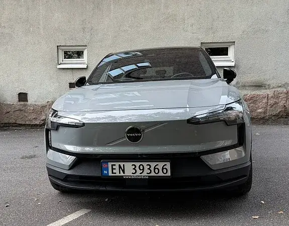 Volvo Ex30 2025 photo 2