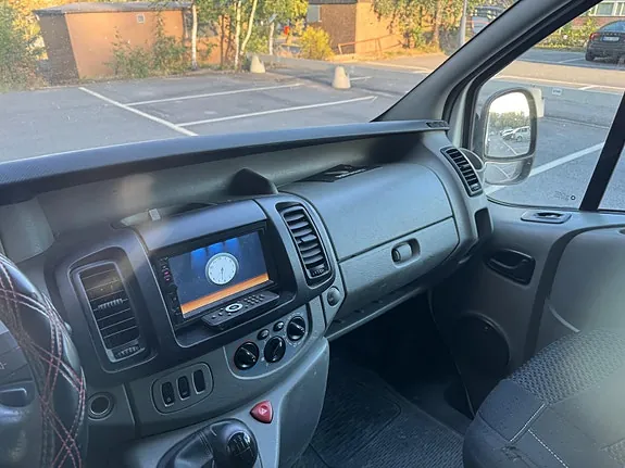 Renault Trafic 2009 photo 2