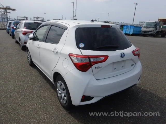 Toyota Vitz 2019 photo 3