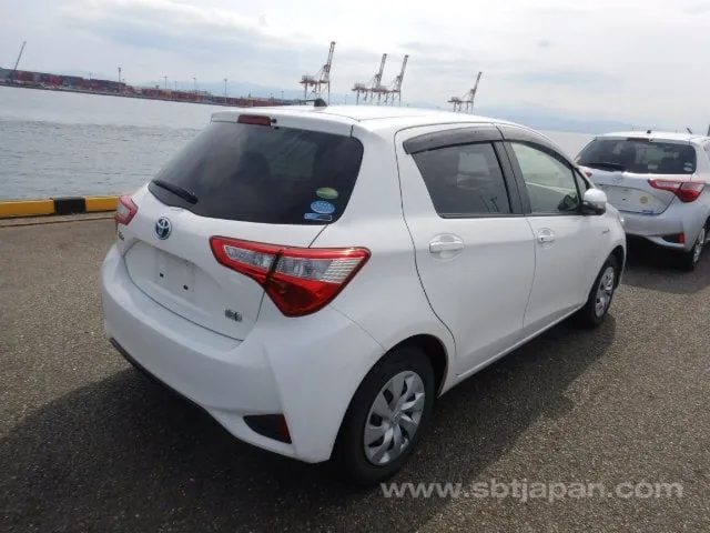 Toyota Vitz 2019 photo 4
