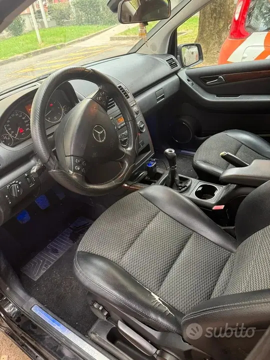 Mercedes-Benz A 2011 photo 3