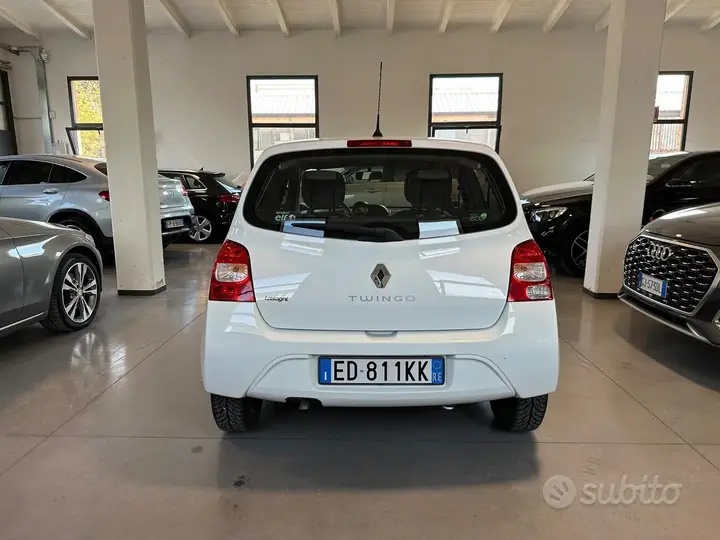 Renault Twingo 2011 photo 4