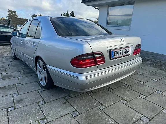 Mercedes-Benz E320 2001 photo 5
