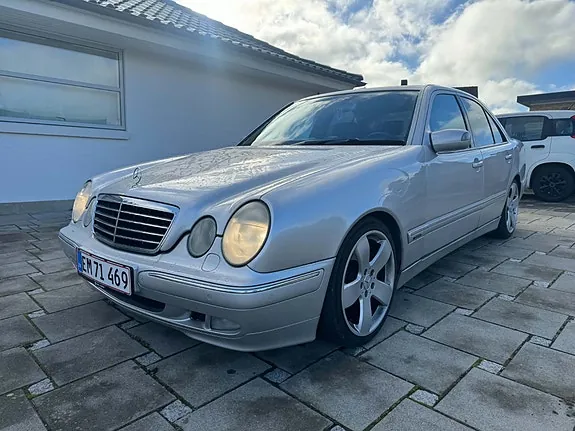 Mercedes-Benz E320 2001 photo 4