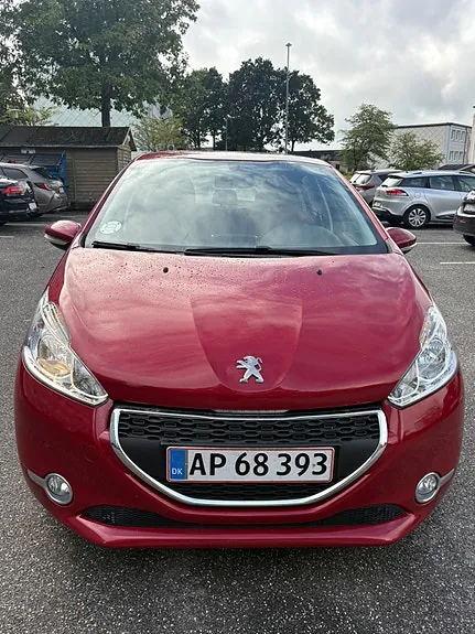 Peugeot 208 2014 photo 4