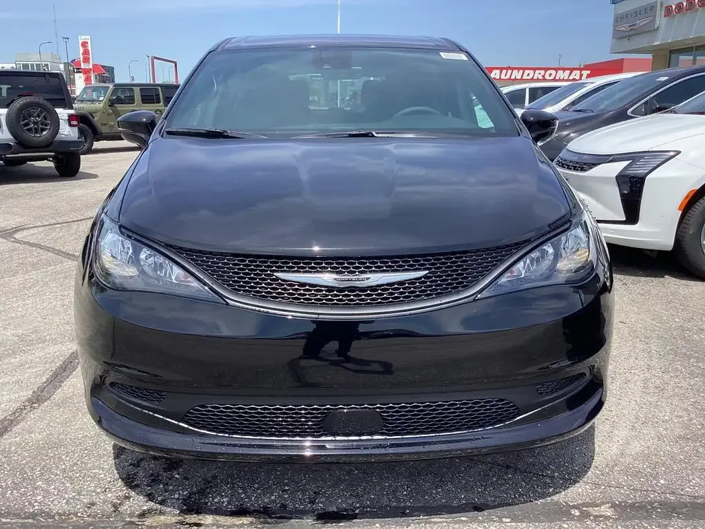 Chrysler Grand Caravan 2027 photo 3