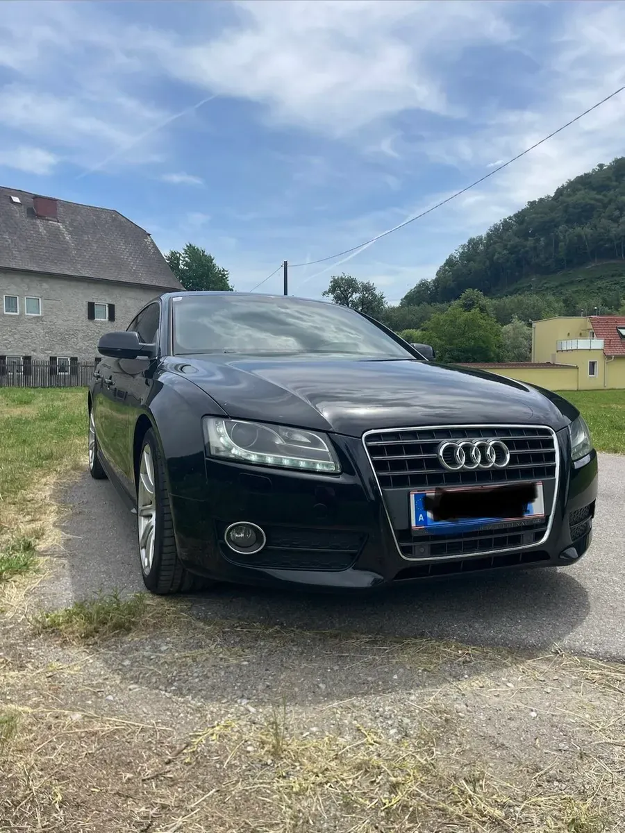 Audi A5 2011 photo 2