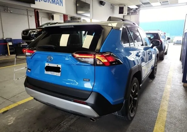 Toyota Rav4 2021 photo 3
