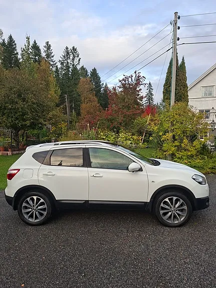 Nissan Qashqai 2012 photo 2